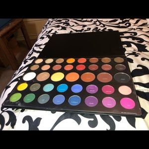 James Charles x Morphe palette